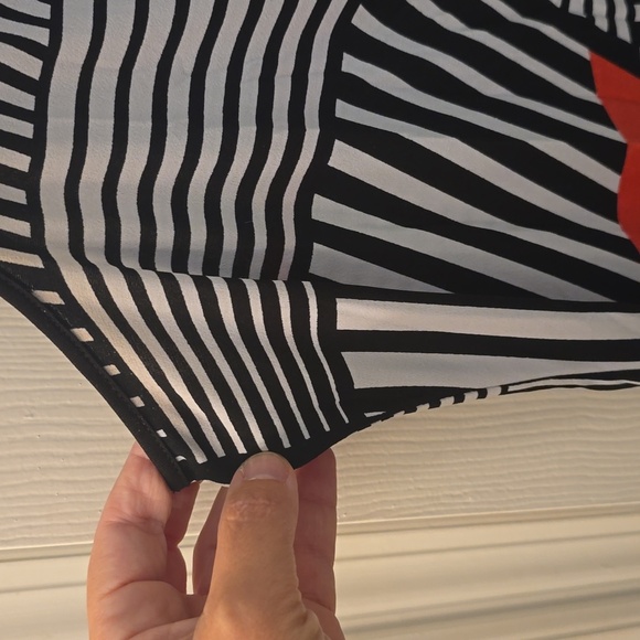 Kim Rogers Black and White Shift Dress with Coral Highlights Size L (0728C) - Picture 6 of 7